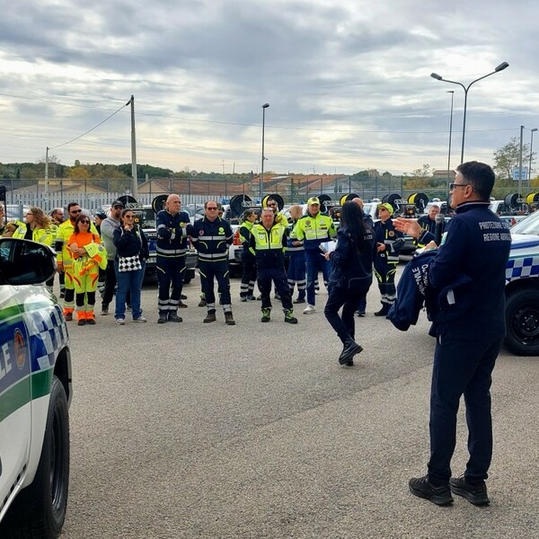 PICKUP AIB TEKNE Protezione Civile Abruzzo - la consegna ufficiale